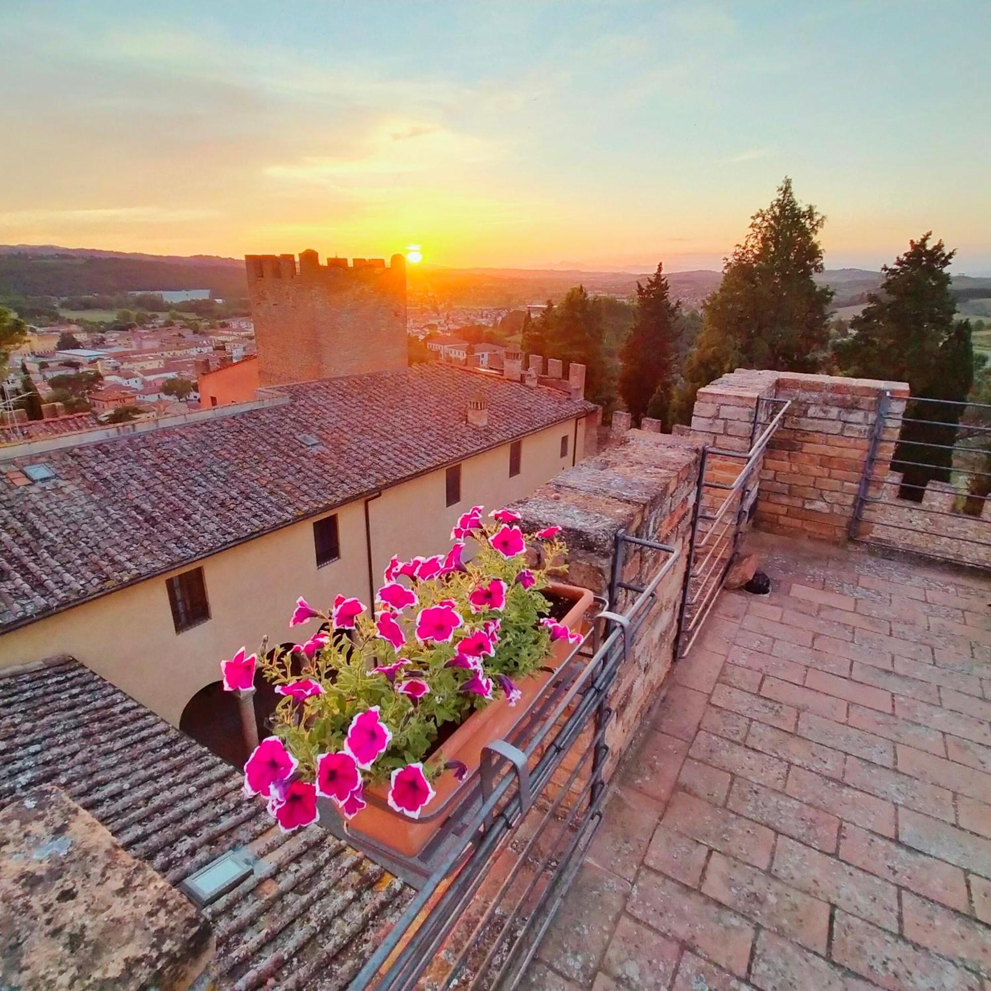 Appartamento Palazzo Stiozzi Ridolfi Certaldo Esterno foto